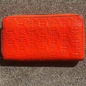 Tory Burch Embossed T Zip Continental Wallet